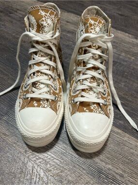 Converse High-Top Sneakers in Tan and White Floral